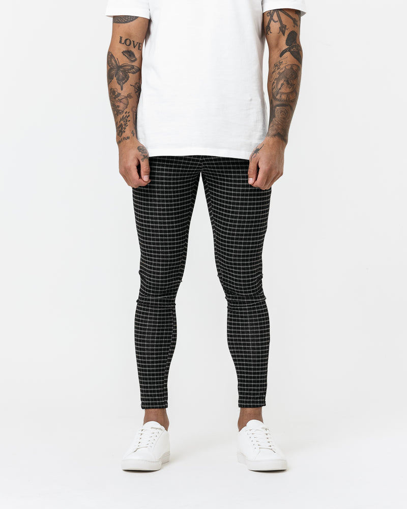 TECH BLACK CHINOS
